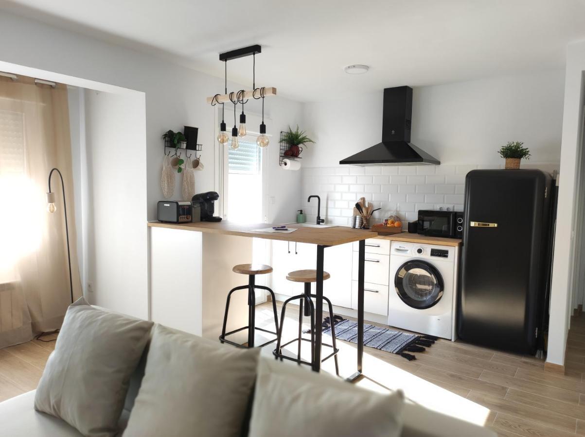 Apartamentos La Casa Del Maestro อลามา เด อรากอน ภายนอก รูปภาพ